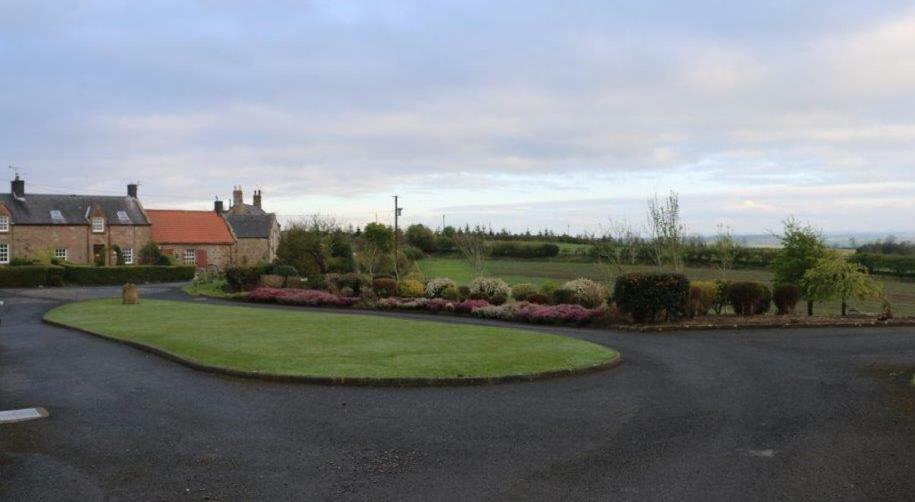 The Old School House Mordington Bed & Breakfast Exterior photo